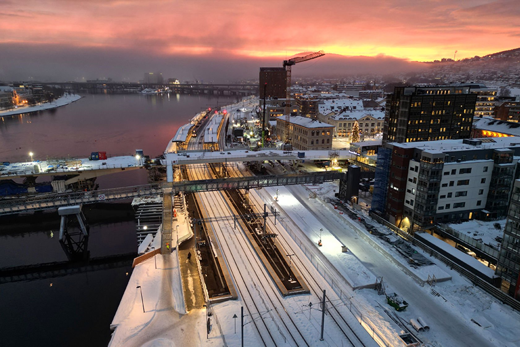 Dronefoto av Drammen stasjon