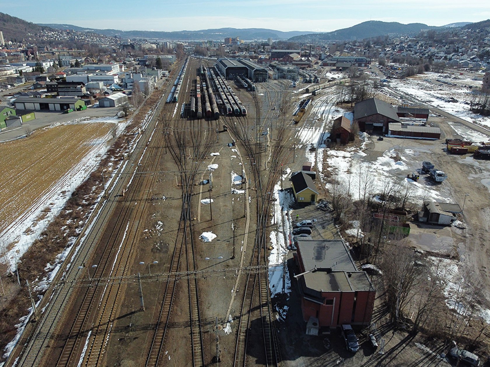 Dronefoto av Sundland tatt 24. mars 2021.jpg