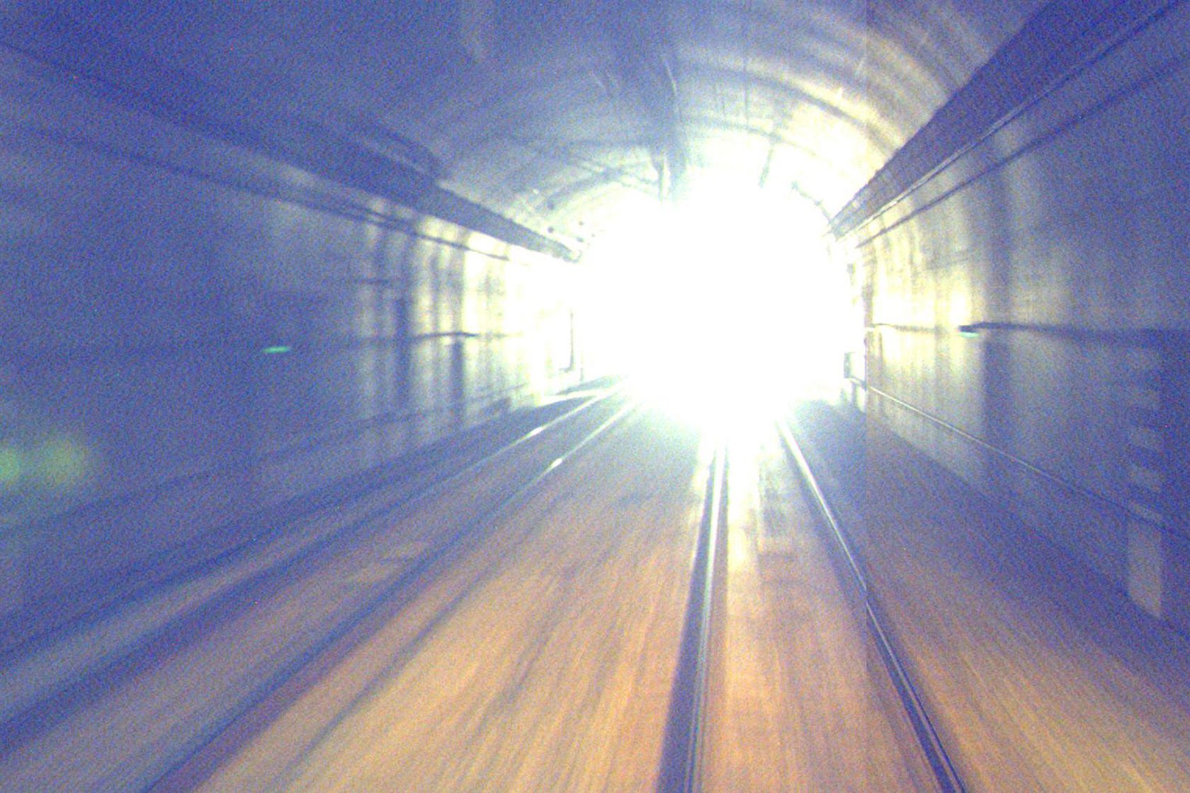 Tracks in tunnel, Bekkedalshøgda station