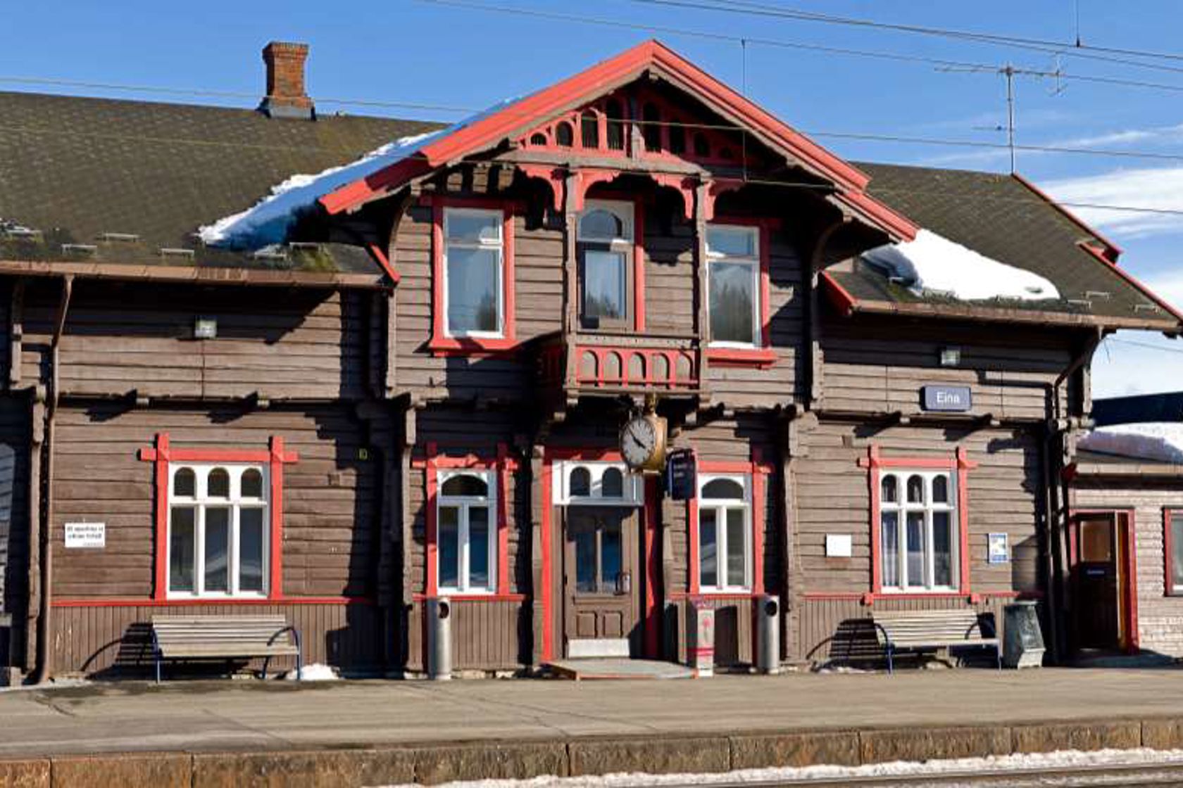 Exterior view of Eina station