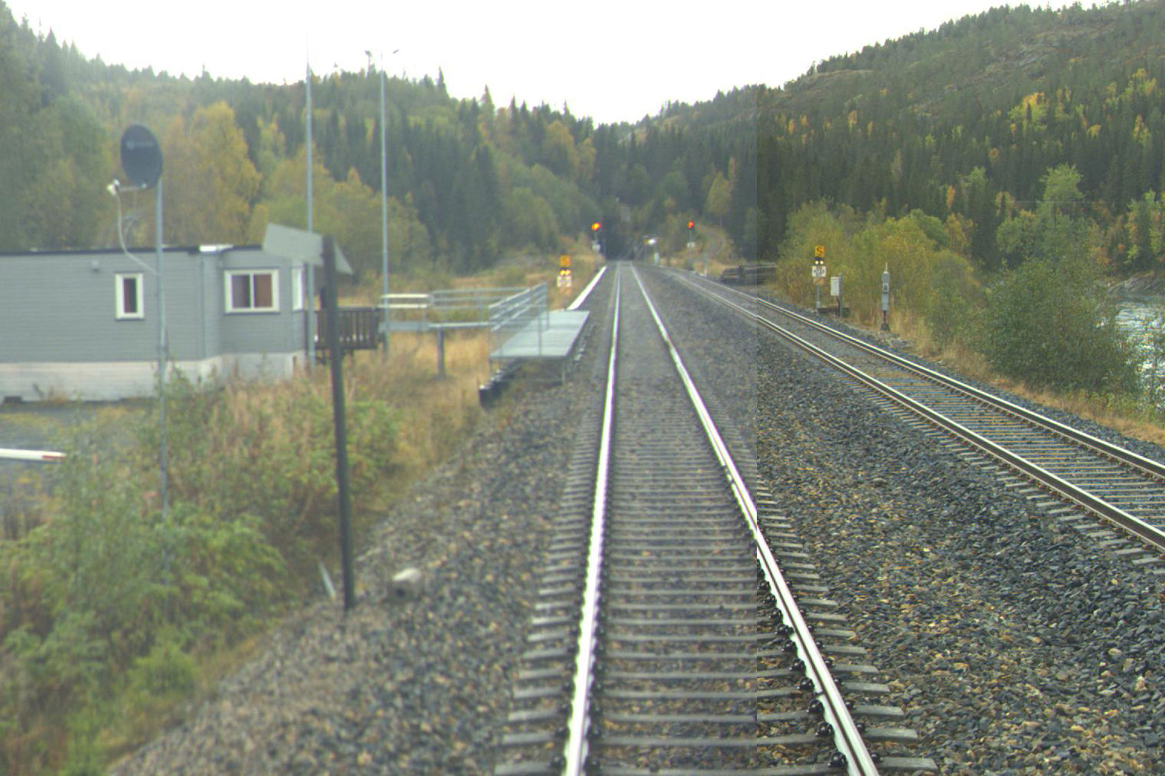 Tracks and building at Eiterstraum station