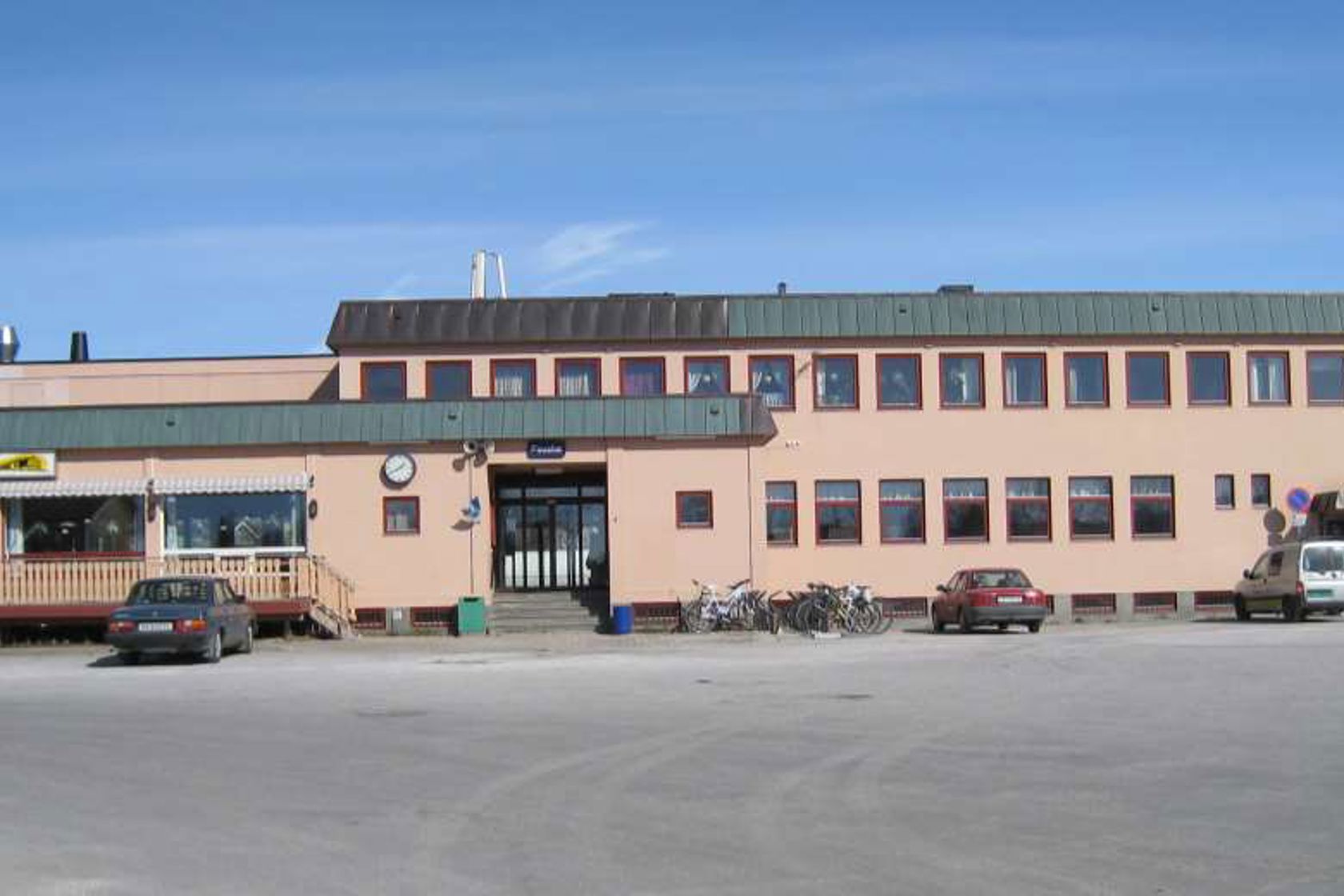 Exterior view of Fauske station