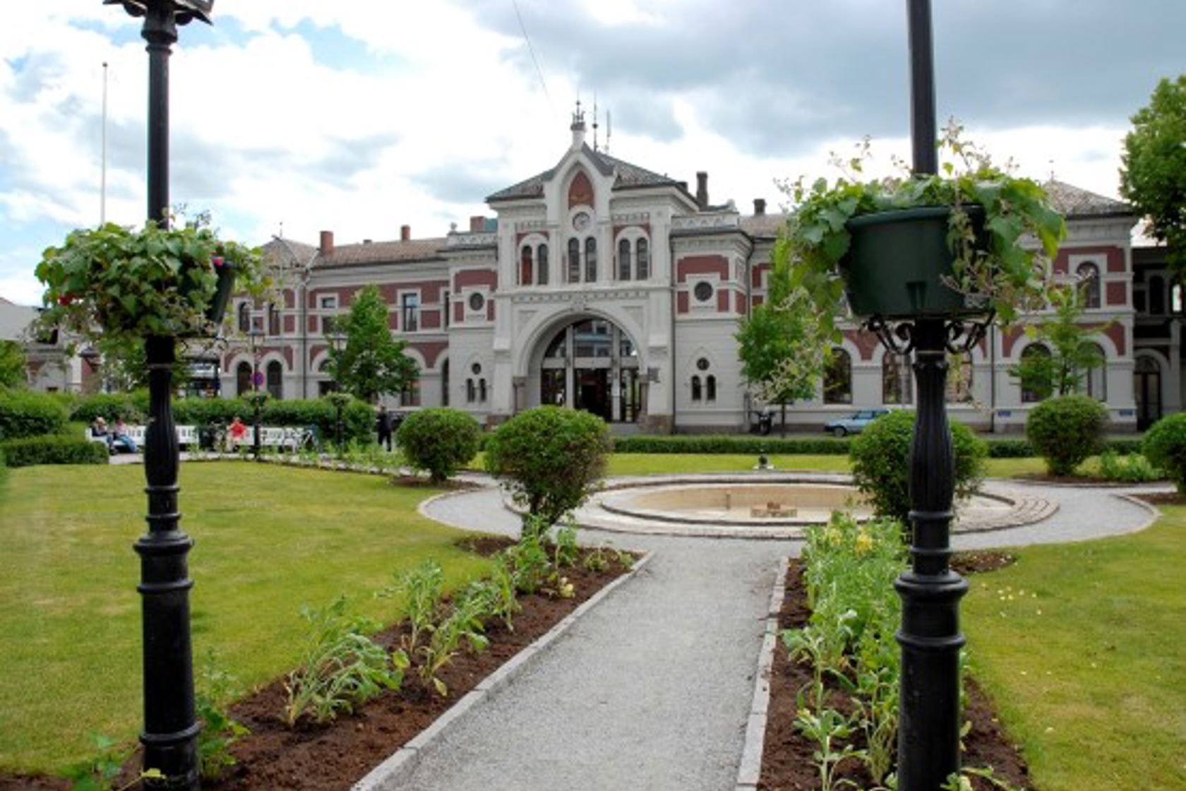 Exterior view of Hamar station