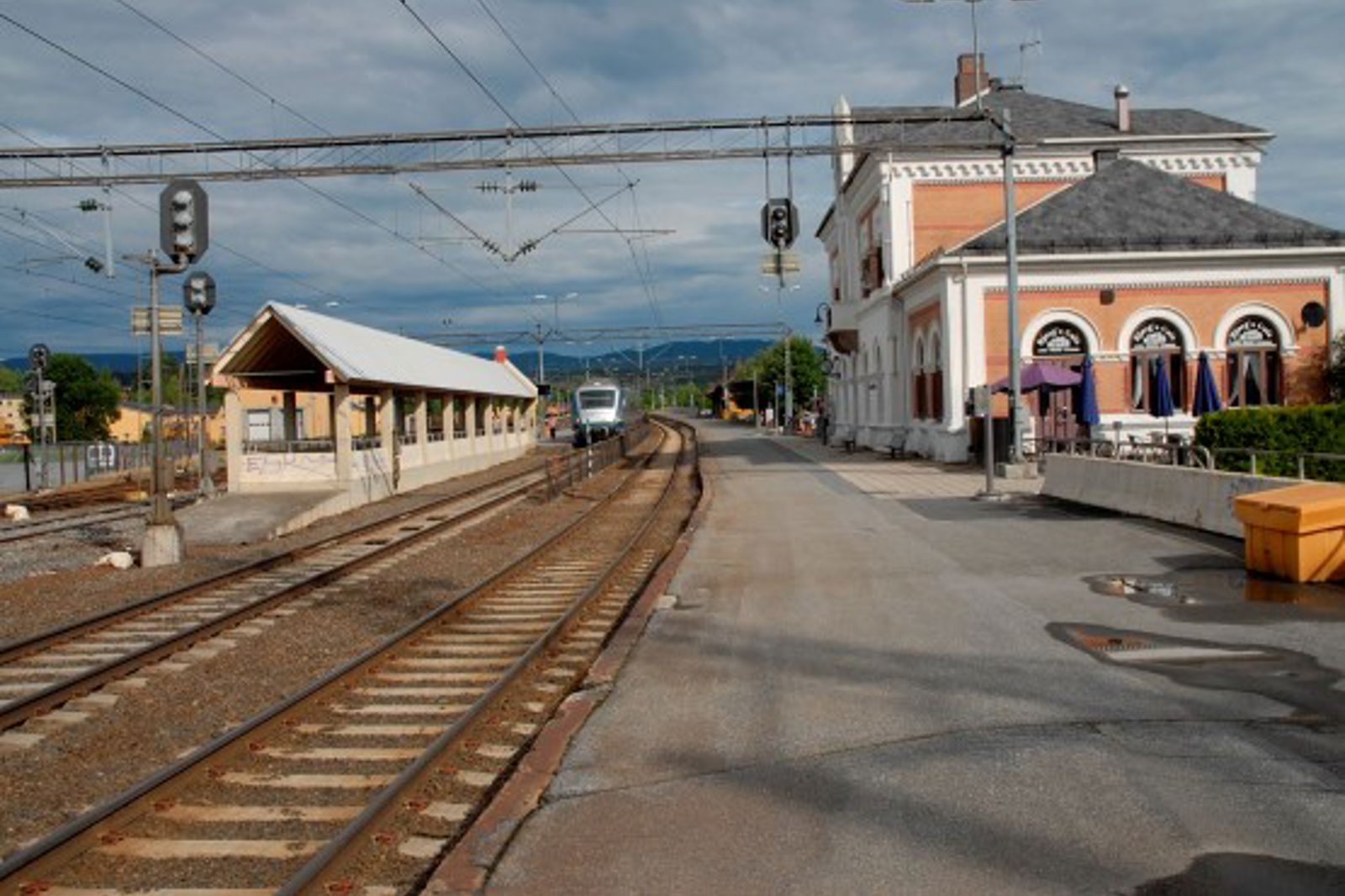 Exterior view of Hokksund station