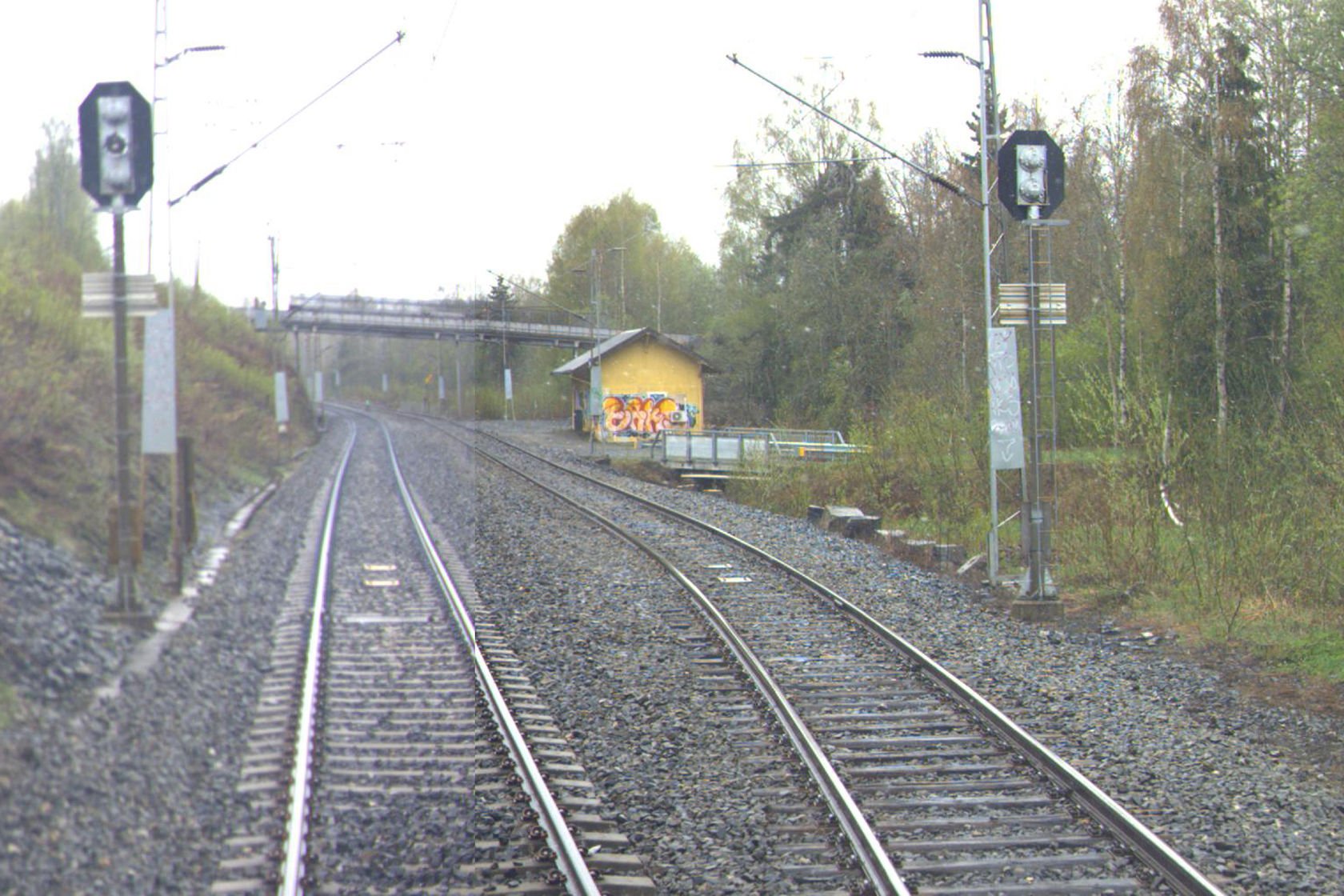 Tracks and building at Krekling station