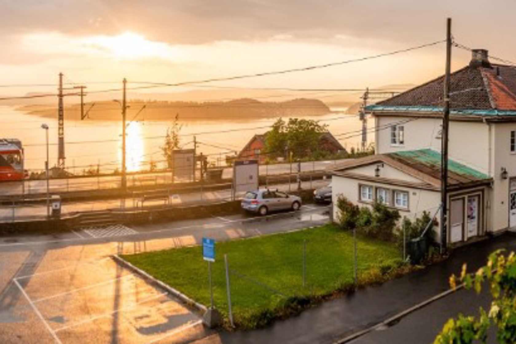 Eksteriørfoto av Ljan stasjon