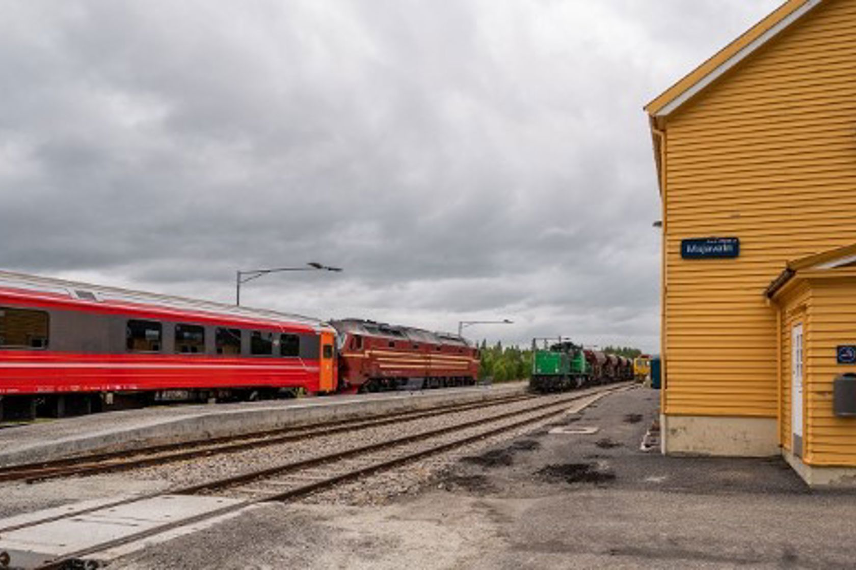 Exterior view of Majavatn station