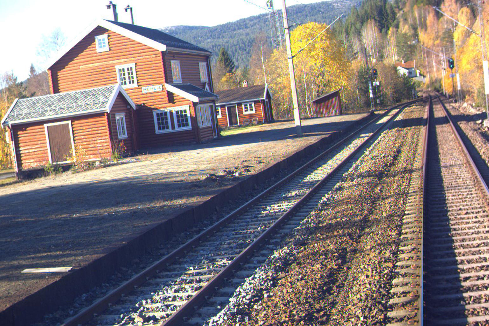 Spor og stasjonsbygning på Meheia stasjon
