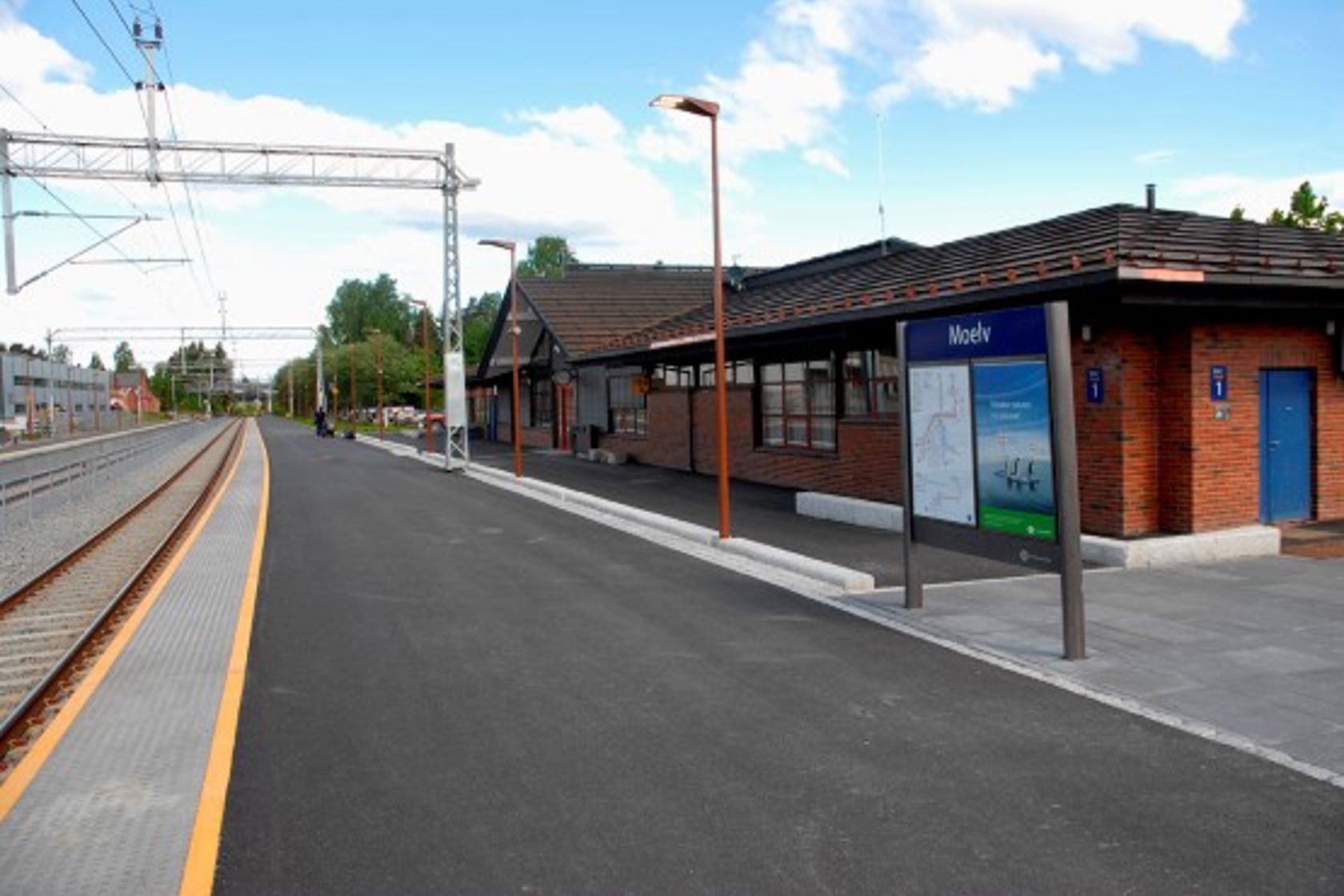 Exterior view of Moelv station