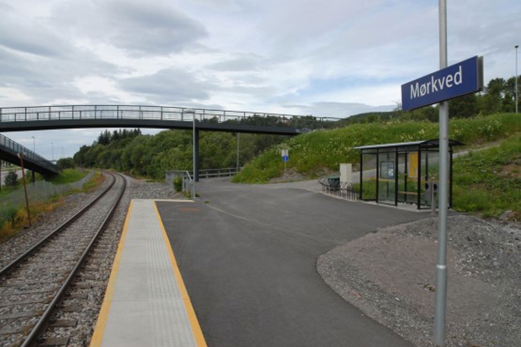 Eksteriørfoto av Mørkved holdeplass