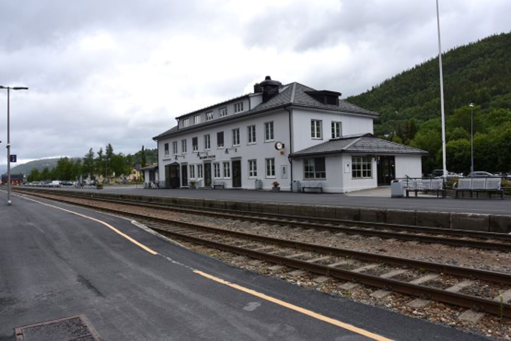 Eksteriørfoto av Mosjøen stasjon