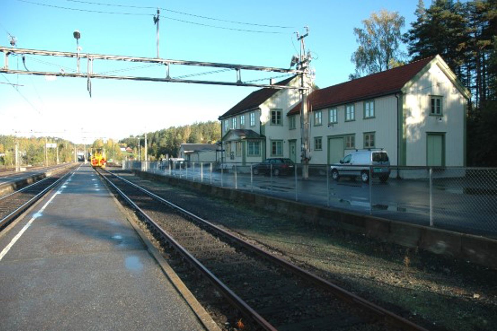 Eksteriørfoto av Neslandsvatn stasjon