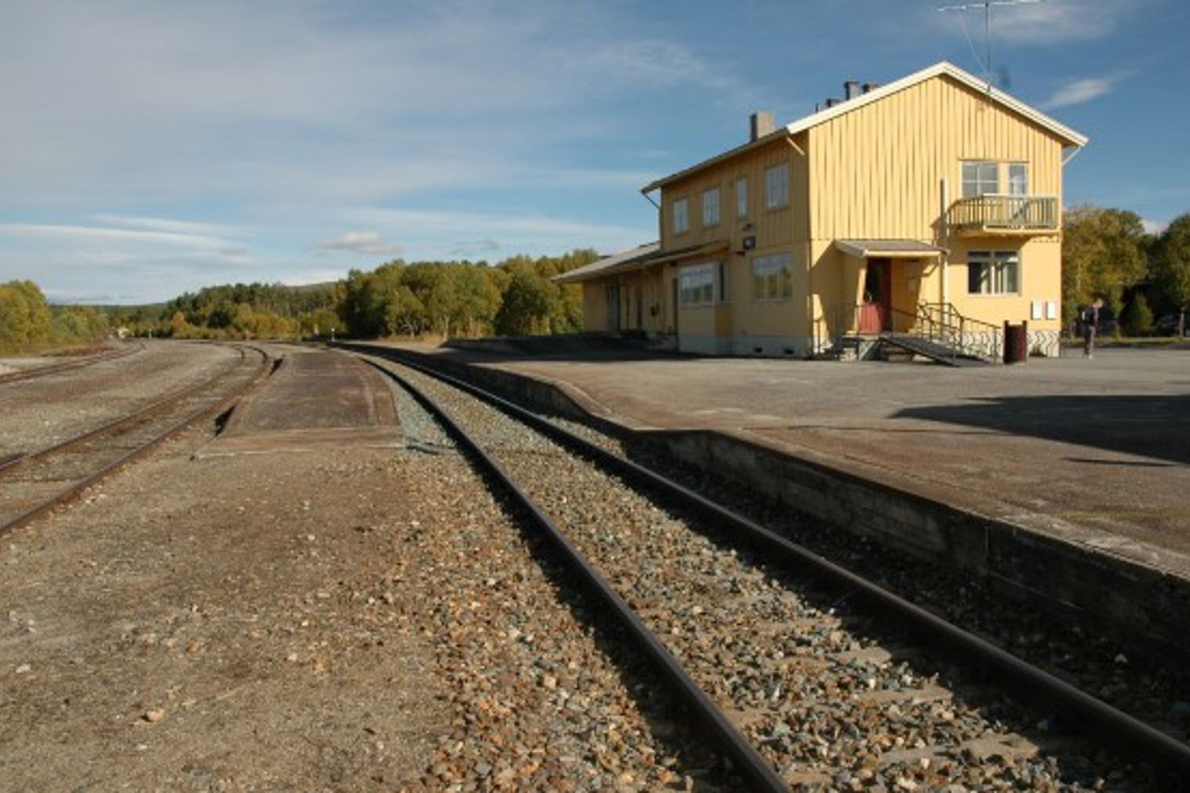 Exterior view of Os station