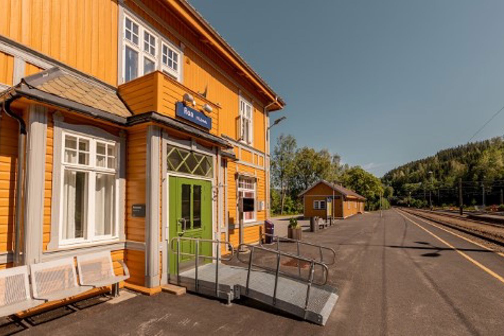 Exterior view of Roa station