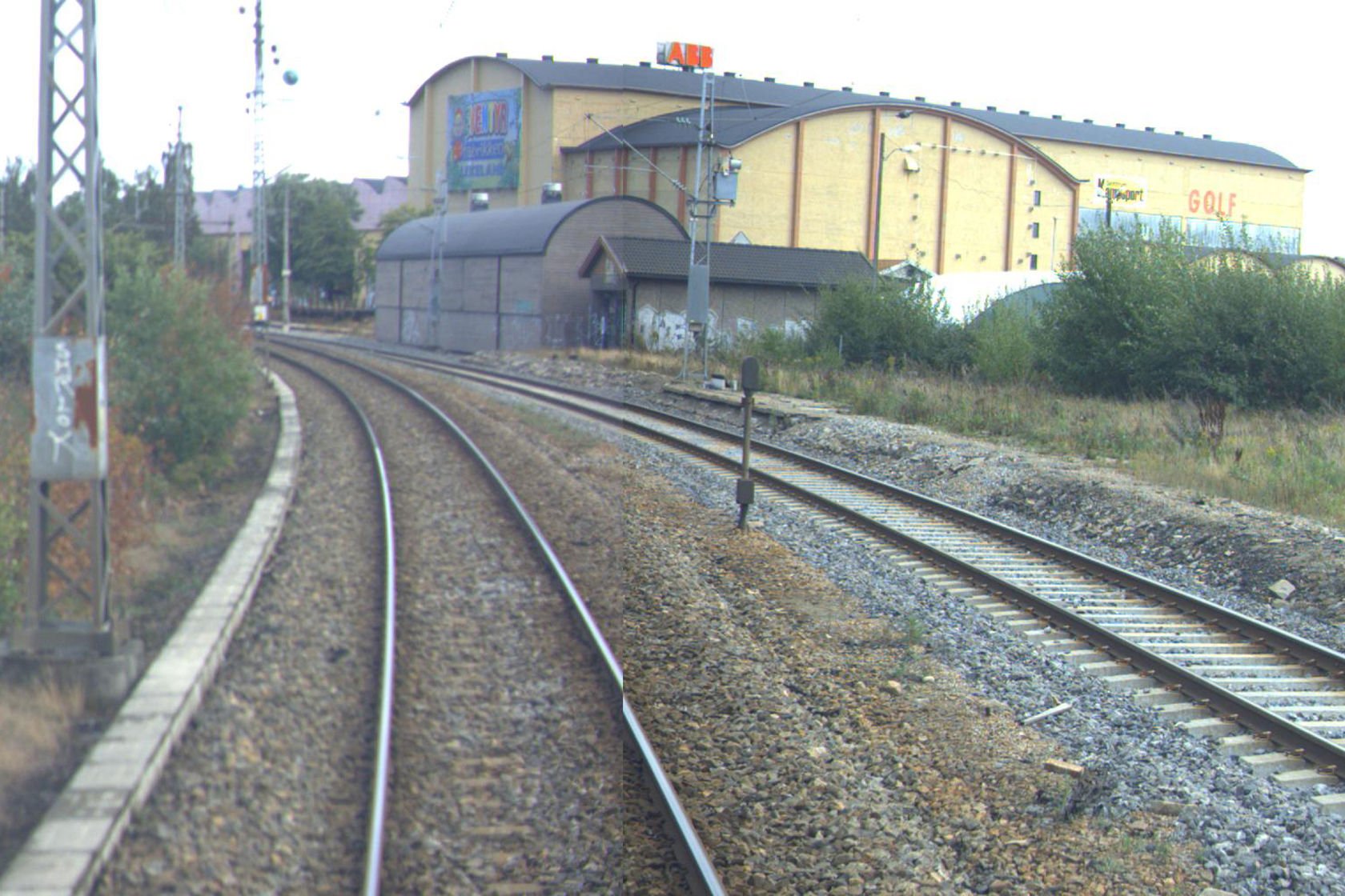 Spor og bygninger på Sandesund stasjon