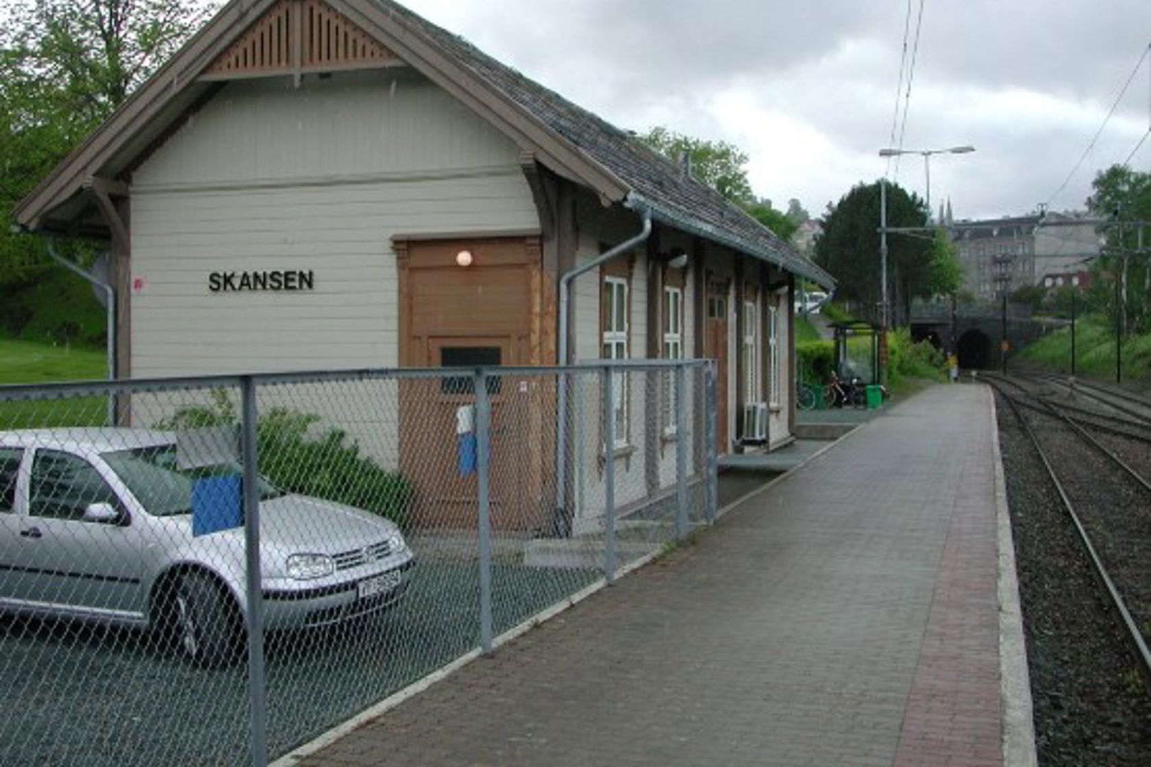 Eksteriørfoto av Skansen holdeplass