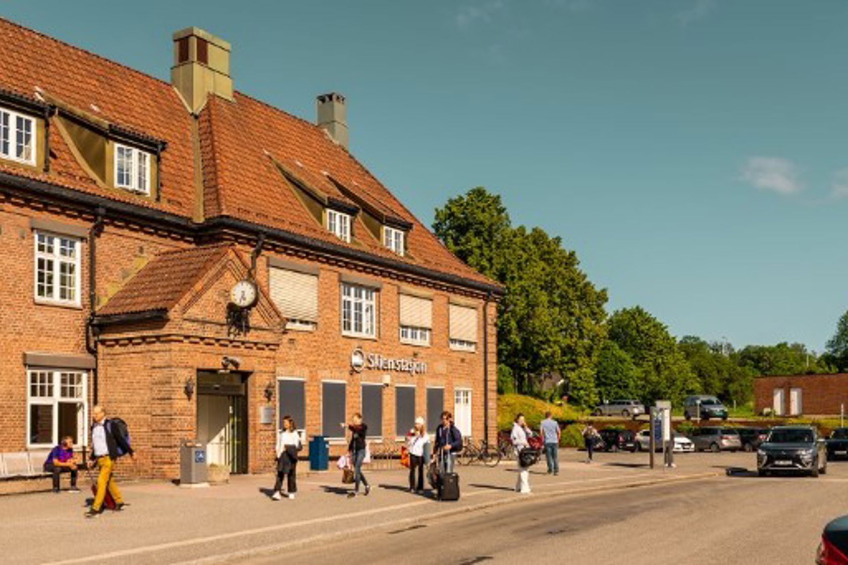 Eksteriørfoto av Skien stasjon