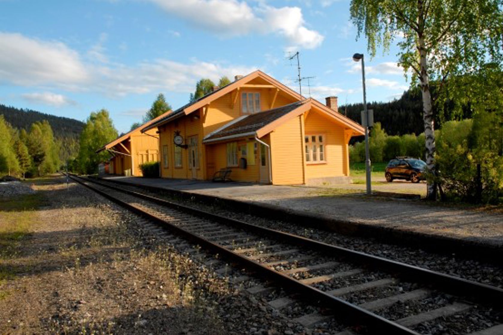 Eksteriørfoto av Stai stasjon