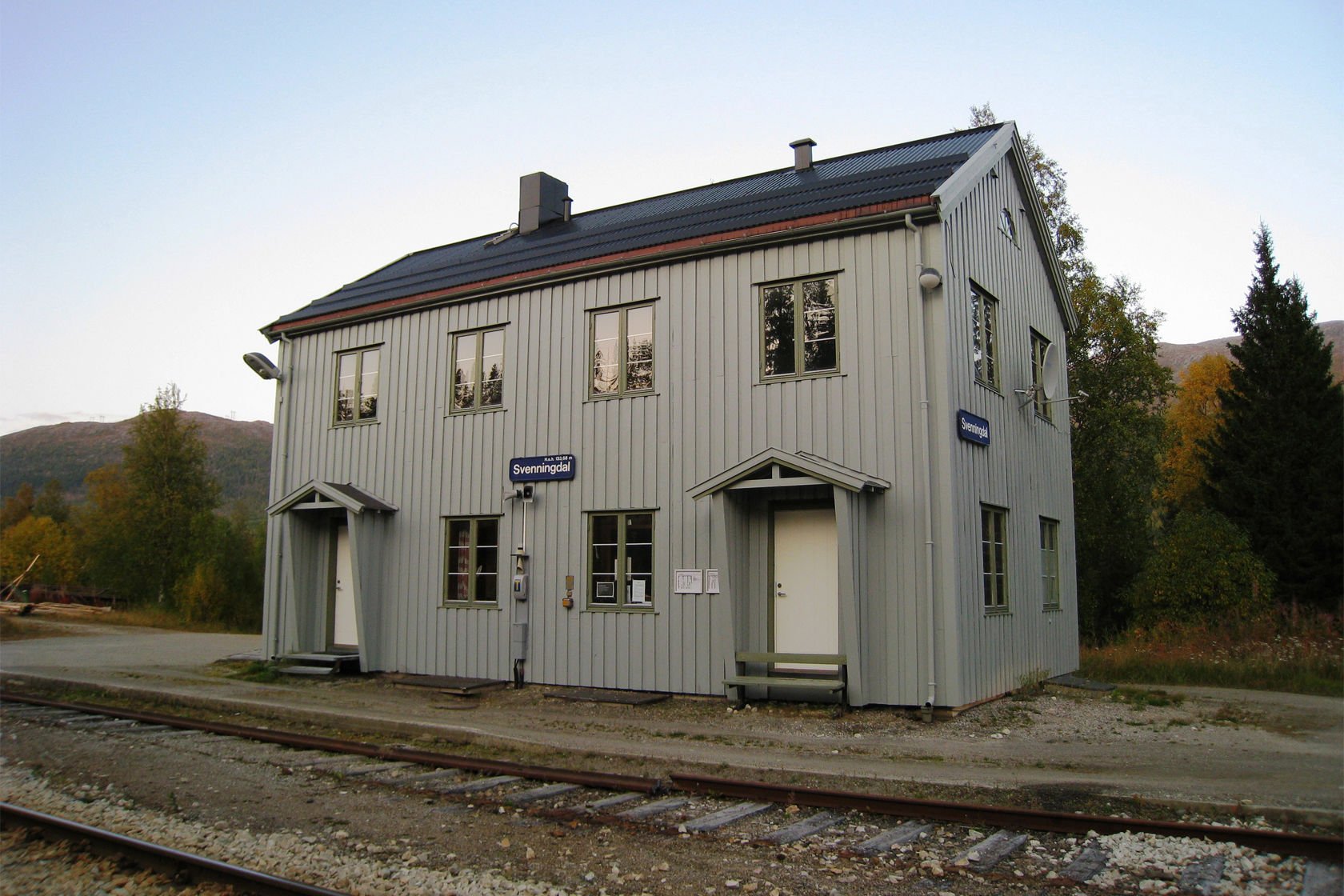 The station building at Svenningdal station