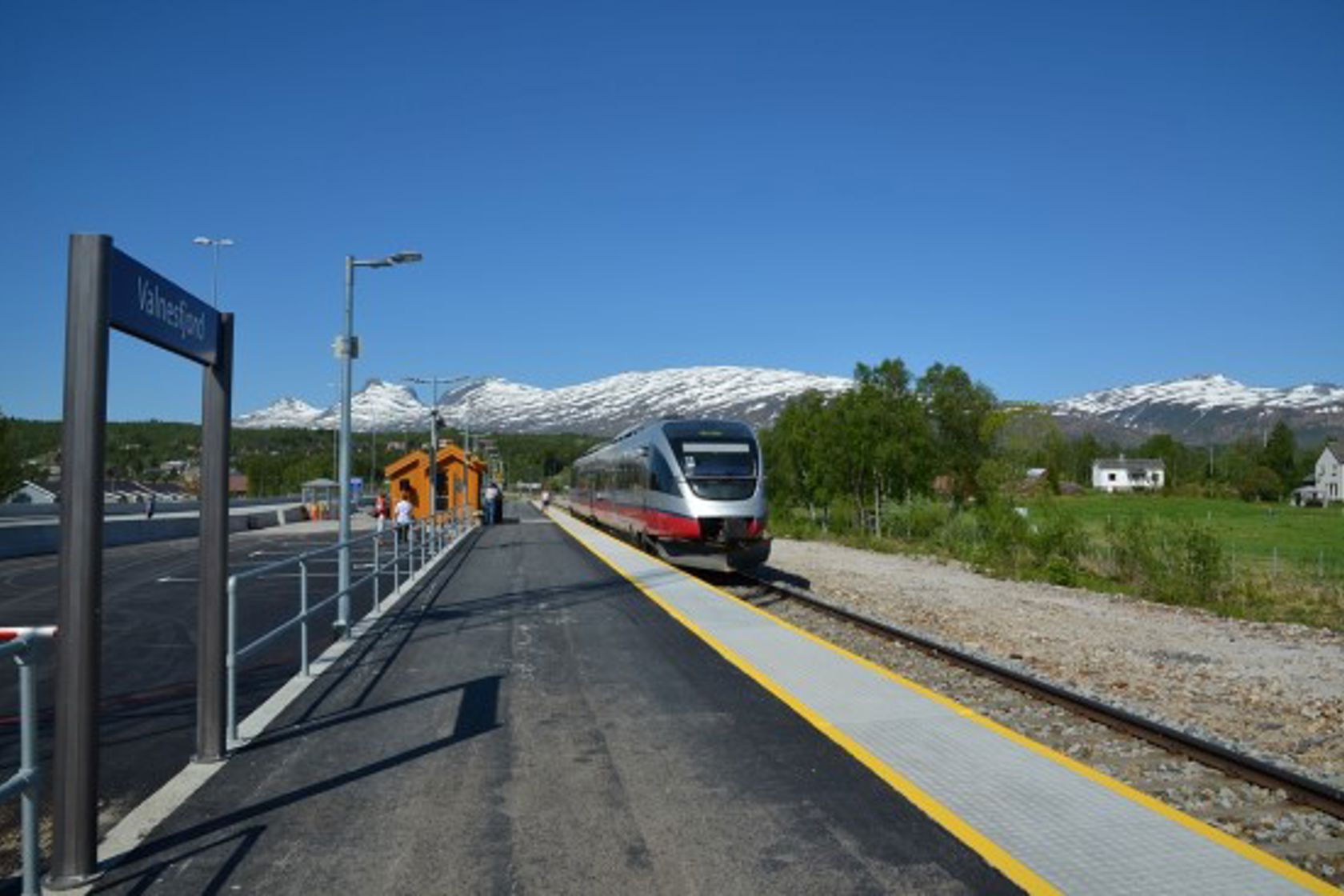 Eksteriørfoto av Valnesfjord holdeplass